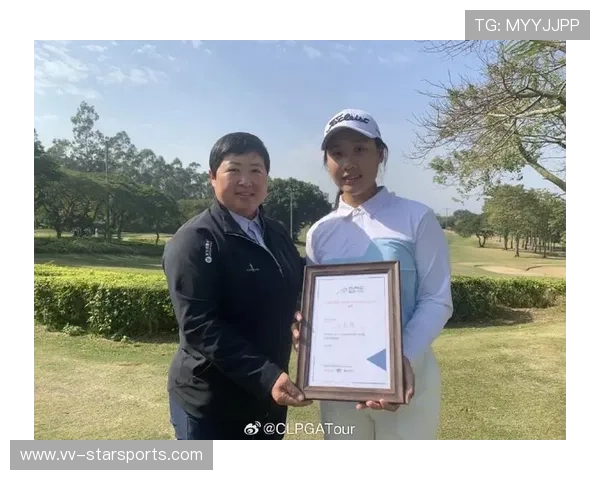 高尔夫起点中巡赛：职业球员与业余高手同场，高尔夫中巡赛直播